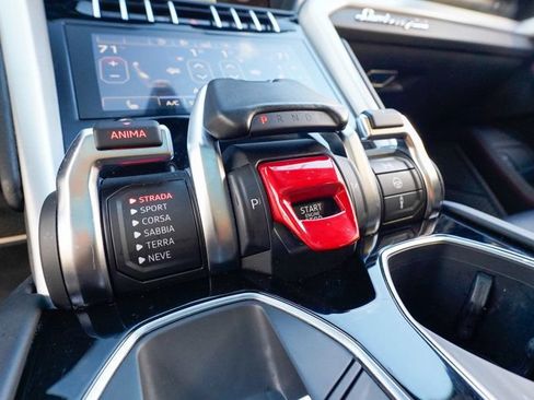 Used 2019 Lamborghini Urus AWD/4WD image 67