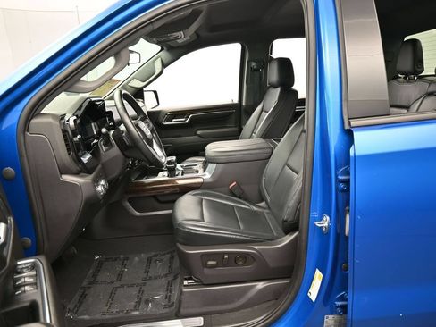 Used 2023 GMC Sierra 1500 Elevation w/ LPO, Elevation Black Package AWD/4WD image 11