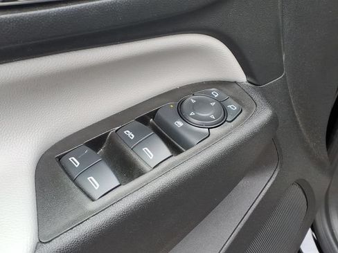 Used 2024 Chevrolet Equinox LS w/ LS Convenience Package FWD image 18