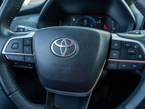 Used 2025 Toyota Grand Highlander AWD image 30