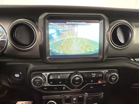 Used 2023 Jeep Wrangler Unlimited w/ Cold Weather Group AWD/4WD image 27