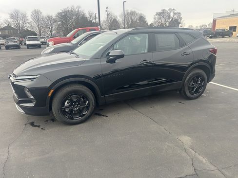 New 2025 Chevrolet Blazer LT w/ Convenience Package image 3
