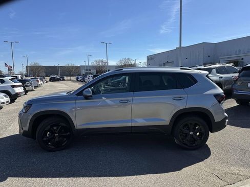 New 2026 Volkswagen Taos SEL image 33