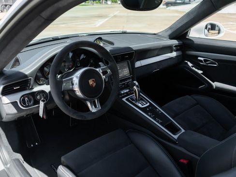 Used 2015 Porsche 911 GT3 RWD image 5