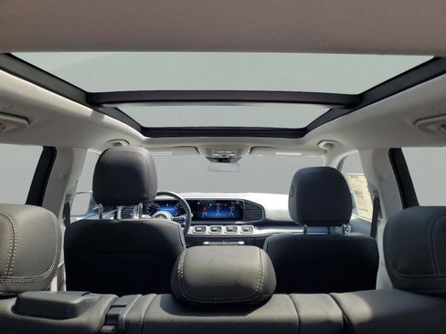 New 2026 Mercedes-Benz GLS 450 4MATIC image 9