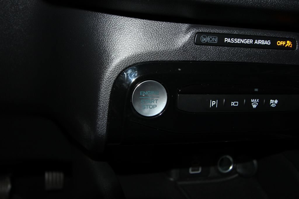 Used 2025 Ford Escape ST-Line Elite w/ Premium Technology Package AWD/4WD image 11