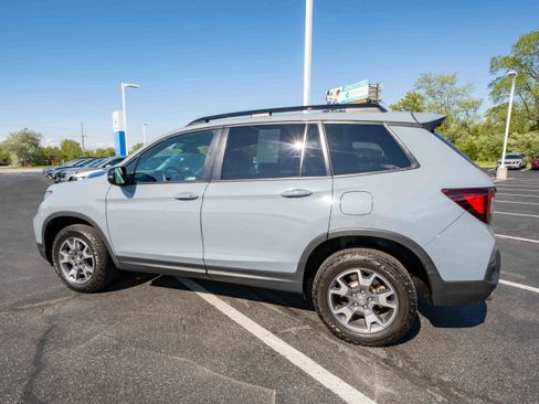 Used 2023 Honda Passport TrailSport image 4
