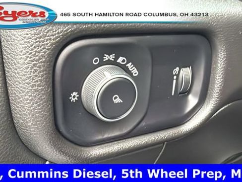 Used 2024 RAM 2500 Tradesman w/ Chrome Appearance Group image 18