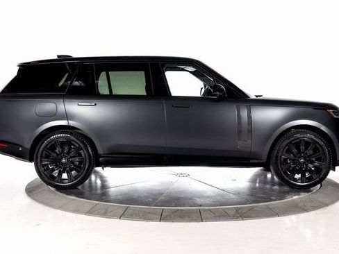 Used 2023 Land Rover Range Rover Long Wheelbase SE image 8