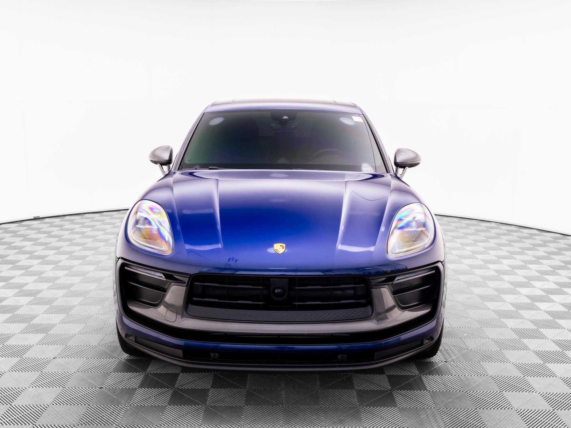 Certified 2024 Porsche Macan Turbo AWD/4WD image 9