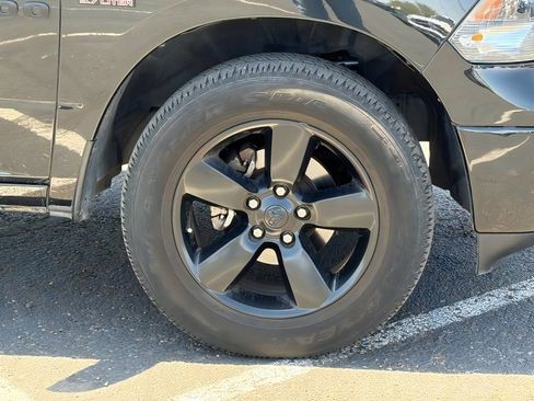 Used 2018 RAM 1500 Big Horn RWD image 9