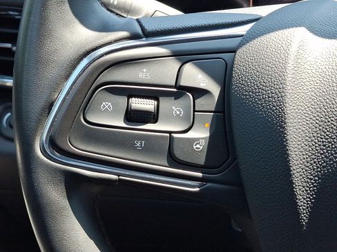 Used 2024 Buick Envista Sport Touring w/ Convenience I Package FWD image 17