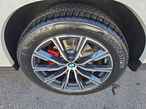 Used 2023 BMW X6 xDrive40i w/ M Sport Package image 35