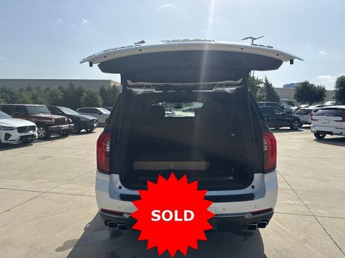 Used 2025 GMC Yukon XL Denali Ultimate AWD/4WD image 7