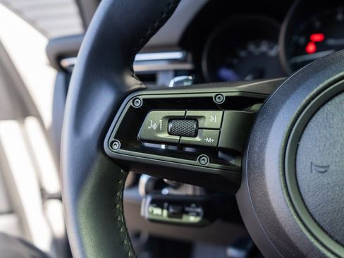 Certified 2025 Porsche Macan Turbo image 19