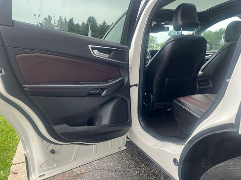Used 2022 Ford Edge Titanium w/ Equipment Group 301A AWD/4WD image 27