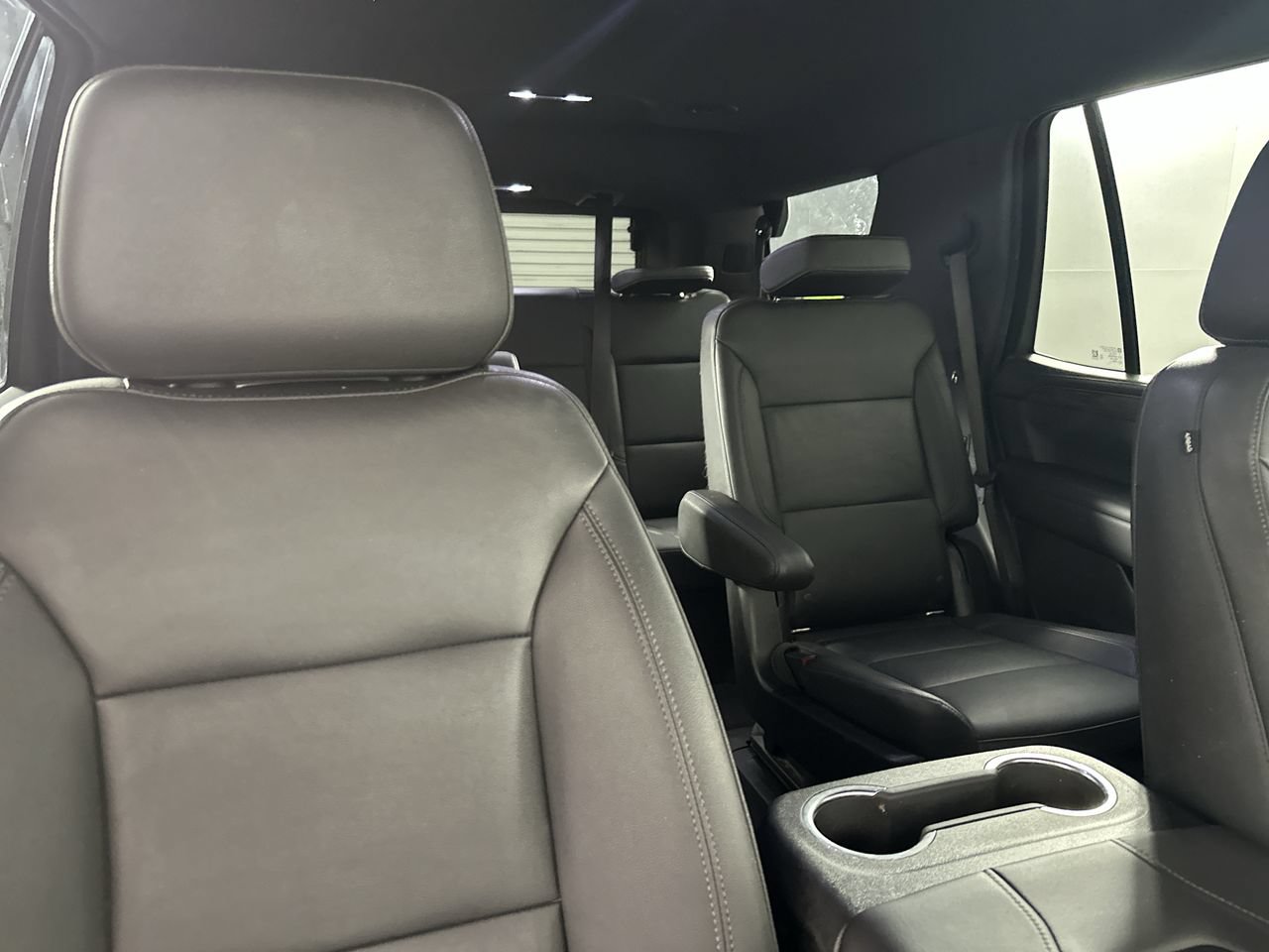 Used 2022 Chevrolet Tahoe LT w/ Luxury Package RWD image 16