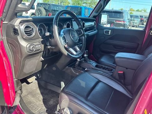 Used 2022 Jeep Wrangler Unlimited Sahara AWD/4WD image 27