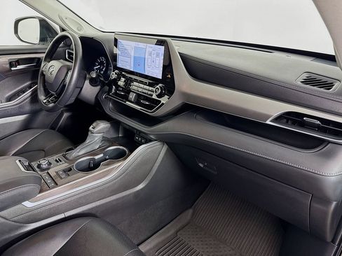 Certified 2020 Toyota Highlander Platinum AWD/4WD image 33