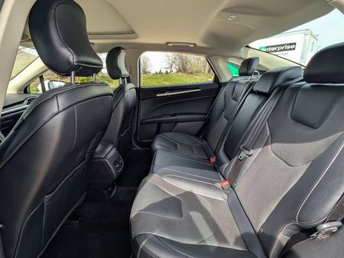 Used 2018 Ford Fusion Titanium FWD image 30