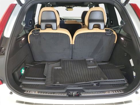 Used 2025 Volvo XC90 T8 Ultra w/ Protection Package Premier image 33