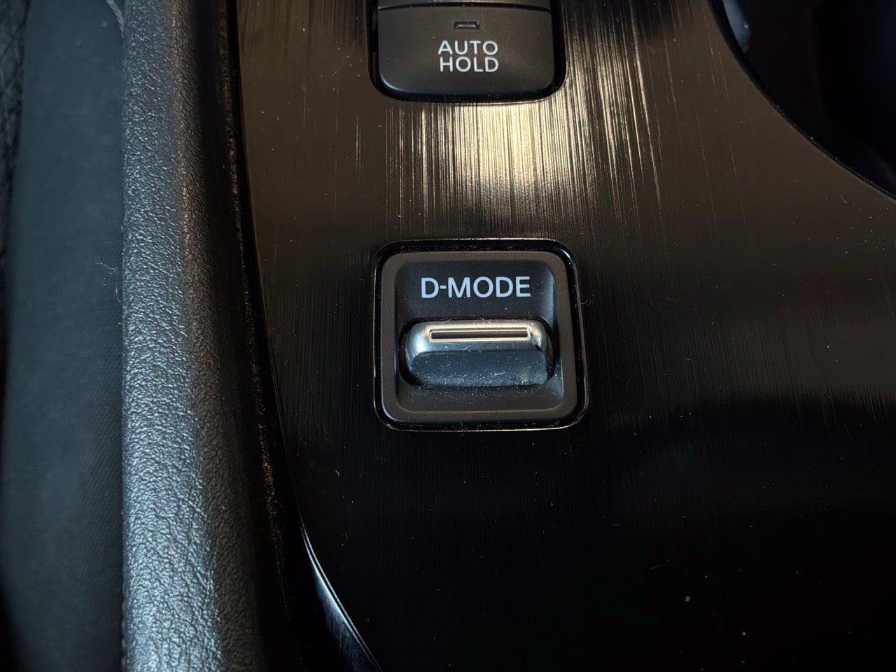 Used 2025 Nissan Rogue SV FWD image 25