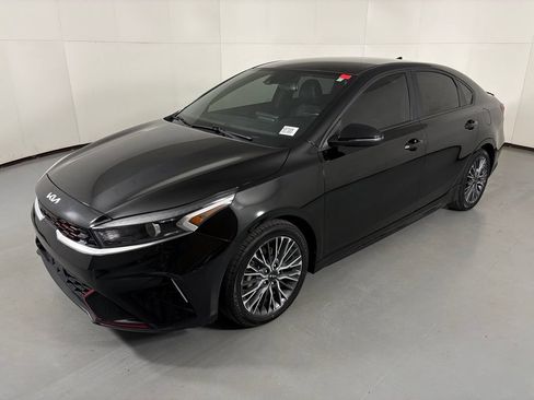 Used 2023 Kia Forte GT-Line w/ GT-Line Technology Package FWD image 4