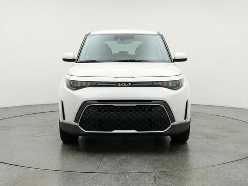 Used 2025 Kia Soul LX w/ LX Technology Package image 2