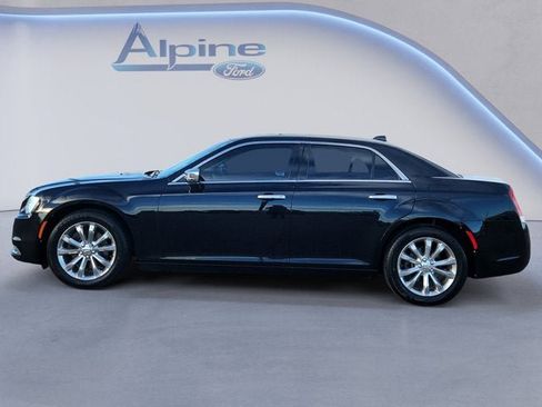 Used 2018 Chrysler 300 Limited image 2