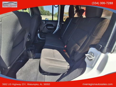 Used 2018 Jeep Wrangler Unlimited Sport S image 17