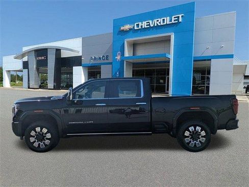 New 2026 GMC Sierra 2500 Denali w/ Denali Reserve Package image 8