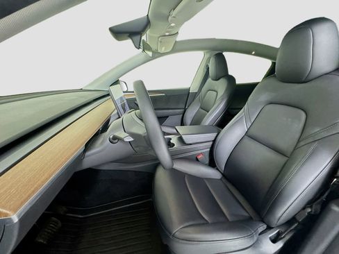 Used 2023 Tesla Model Y Long Range image 8