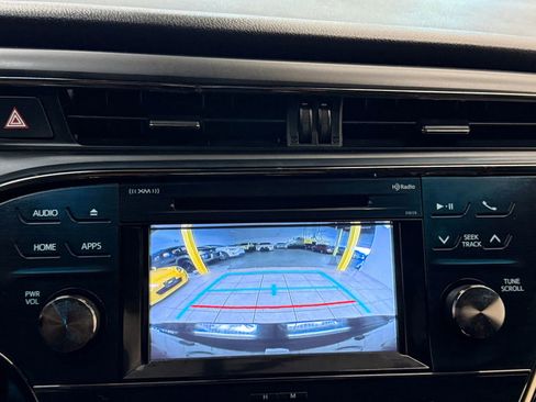 Used 2018 Toyota Avalon XLE image 33