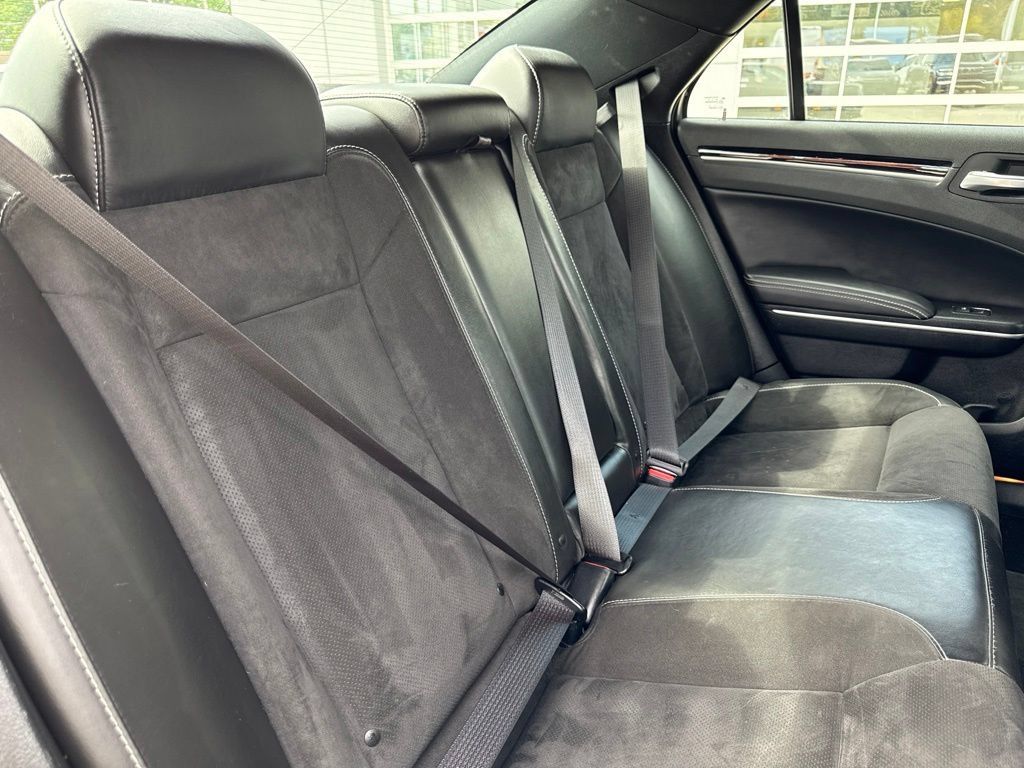 Used 2020 Chrysler 300 S w/ 300S Premium Group RWD image 36