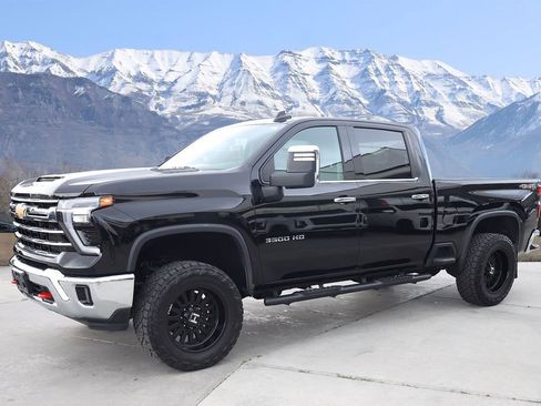 Used 2024 Chevrolet Silverado 3500 LTZ AWD/4WD image 2