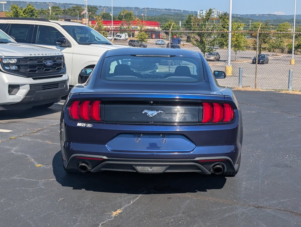 Used 2018 Ford Mustang Coupe RWD image 8