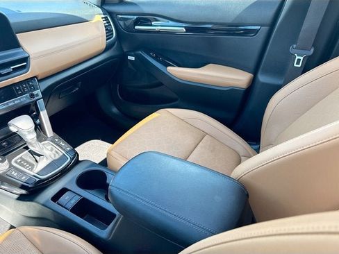 Certified 2024 Kia Seltos SX w/ SX Sunroof Package AWD/4WD image 25
