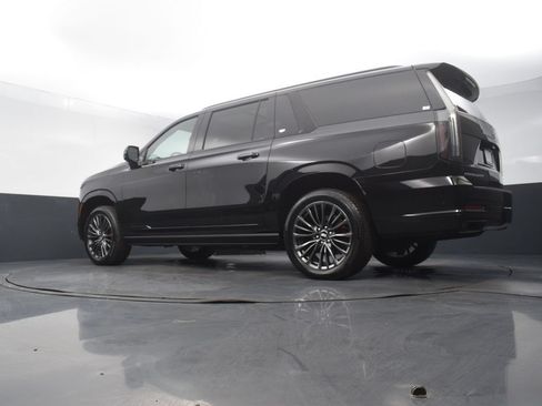 Used 2026 Cadillac Escalade ESV Platinum Sport w/ LPO, Floor Liner Package AWD/4WD image 52