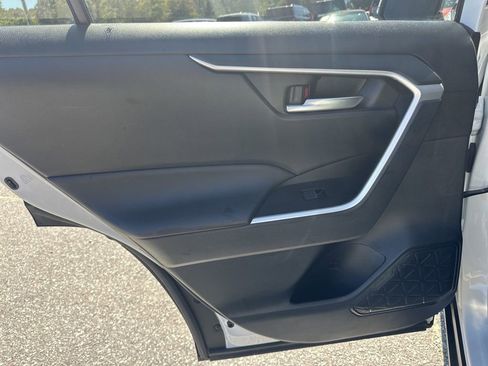 Used 2025 Toyota RAV4 XLE image 25