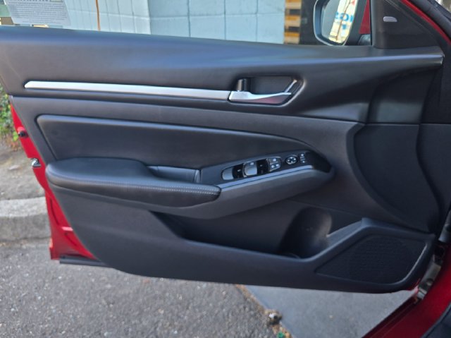 Used 2023 Nissan Altima 2.5 SV FWD image 15