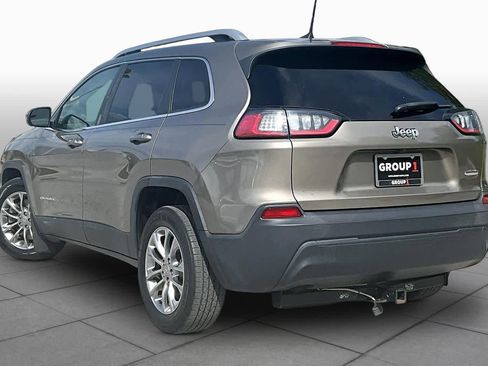 Used 2019 Jeep Cherokee Latitude Plus w/ Comfort/Convenience Group FWD image 12