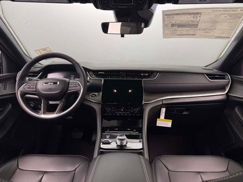 New 2025 Jeep Grand Cherokee Limited w/ Trailer Tow Package image 22