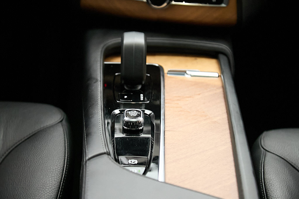 Certified 2023 Volvo XC90 T8 Plus w/ Protection Package Premier AWD/4WD image 25