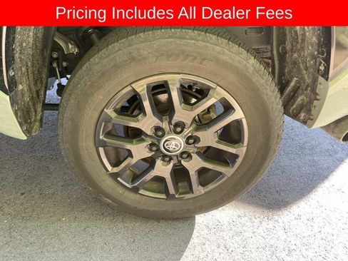 Used 2024 Toyota Tundra Platinum AWD/4WD image 4