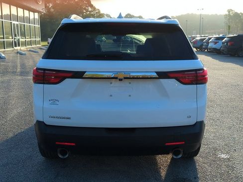 Used 2023 Chevrolet Traverse LT FWD image 5