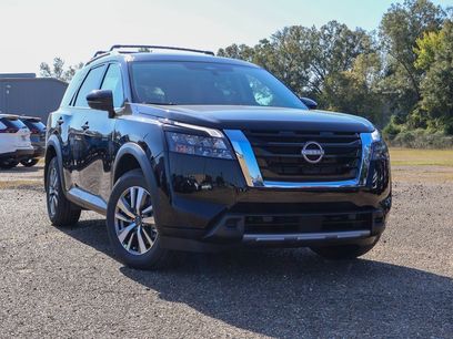 New 2025 Nissan Pathfinder SL