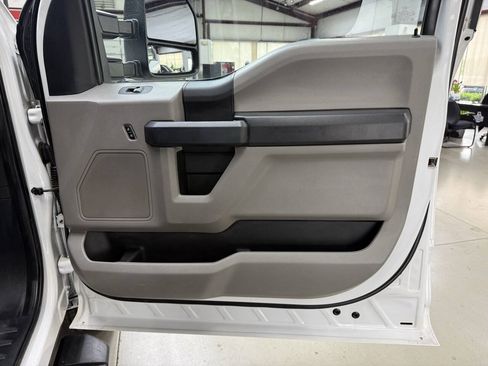 Used 2021 Ford F250 XL w/ STX Appearance Package AWD/4WD image 16