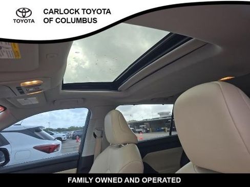 Used 2023 Toyota Highlander XLE image 8