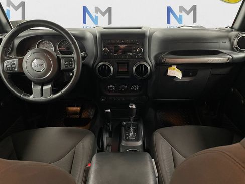 Used 2017 Jeep Wrangler Unlimited Sport w/ Connectivity Group AWD/4WD image 8