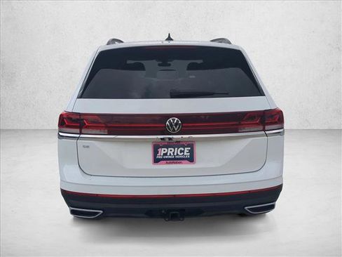 Used 2025 Volkswagen Atlas SE image 7